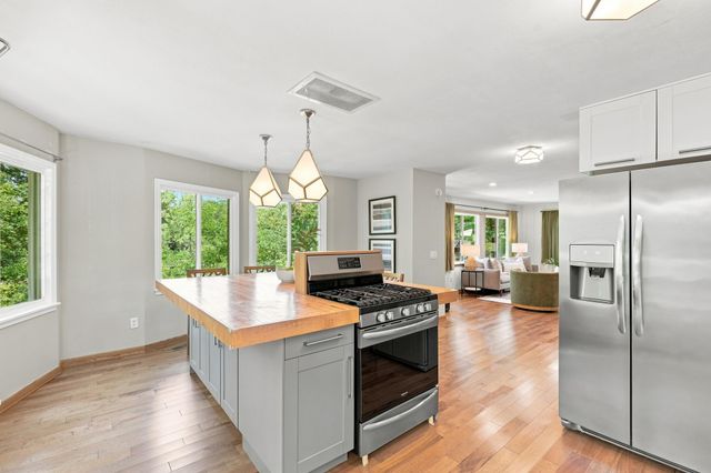 725 Birchwood Avenue, White Bear Lake, MN 55110
