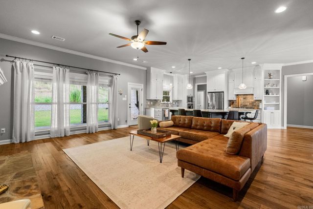 101 Eagle Ridge Drive, Maumelle, AR 72113