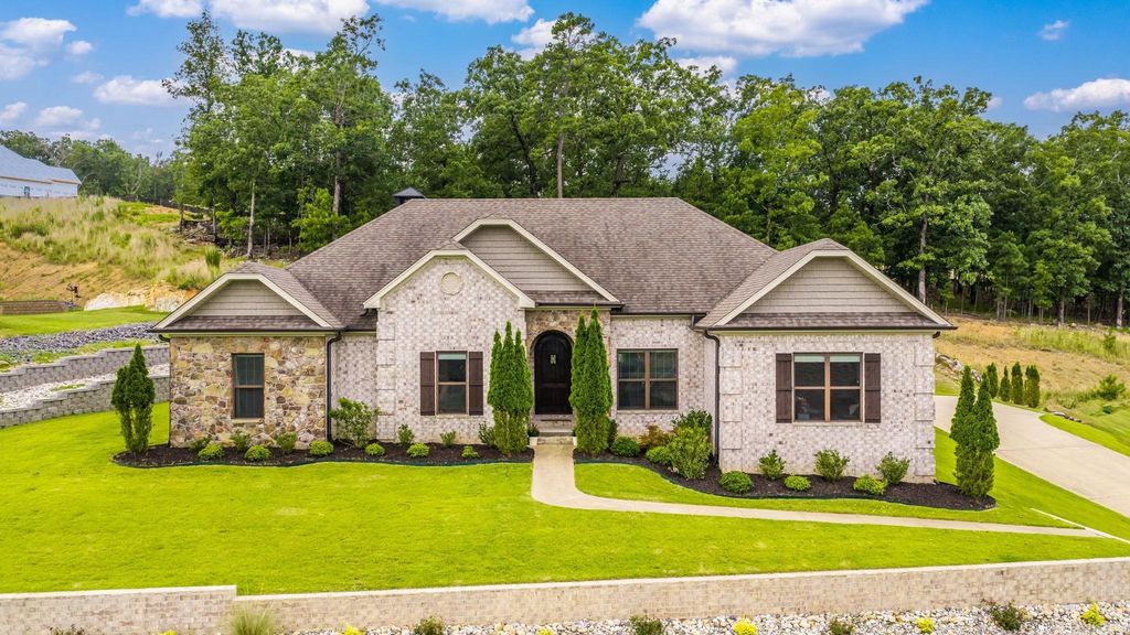 101 Eagle Ridge Drive, Maumelle, AR 72113