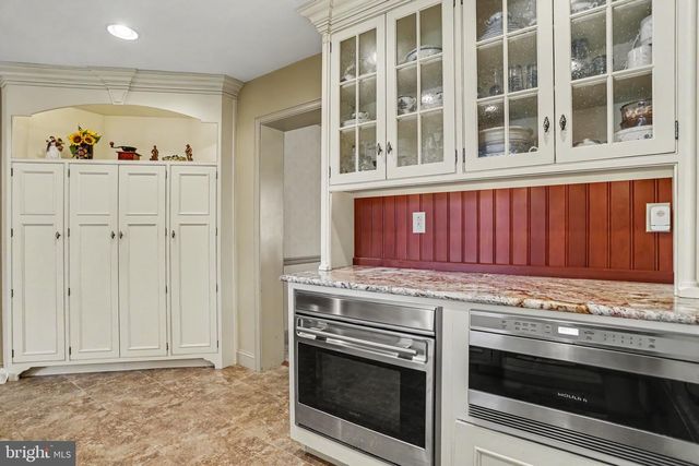 40 CEDAR AVE, Hershey, PA 17033