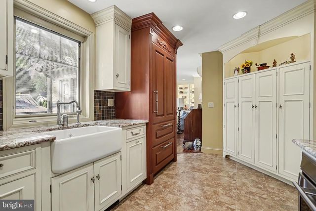 40 CEDAR AVE, Hershey, PA 17033