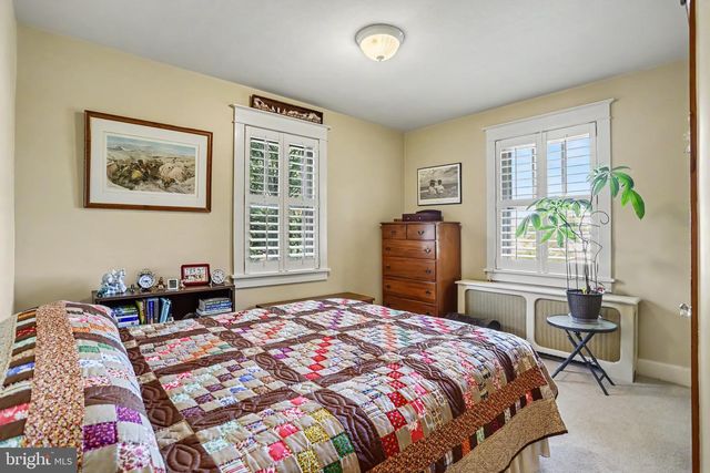 40 CEDAR AVE, Hershey, PA 17033