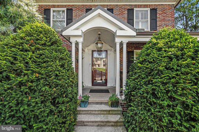 40 CEDAR AVE, Hershey, PA 17033