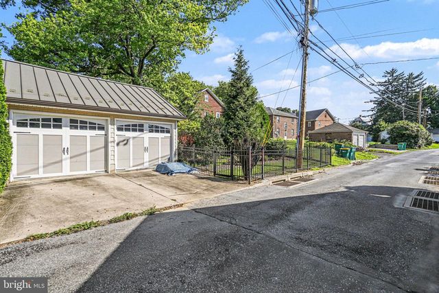 40 CEDAR AVE, Hershey, PA 17033