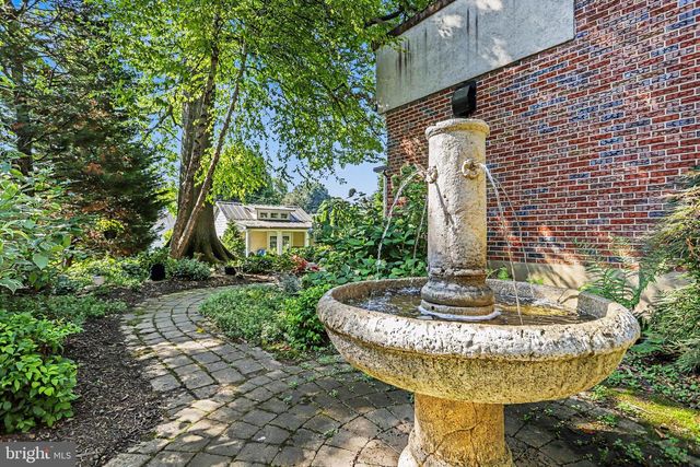 40 CEDAR AVE, Hershey, PA 17033