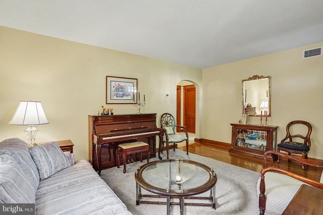 40 CEDAR AVE, Hershey, PA 17033
