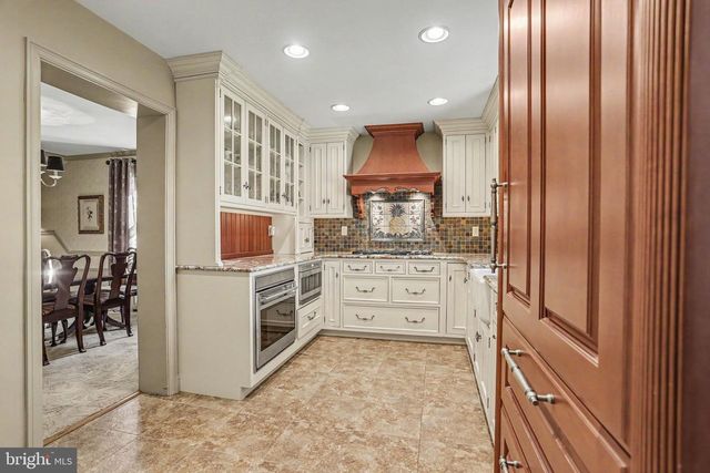 40 CEDAR AVE, Hershey, PA 17033