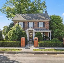 40 CEDAR AVE, Hershey, PA 17033