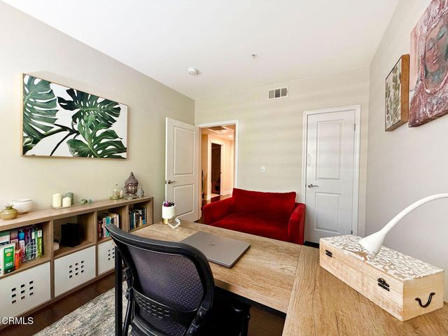 4724 Kester Avenue 109, Los Angeles, CA 91403