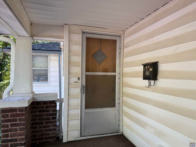 1028 Constitution St, Emporia, KS 66801