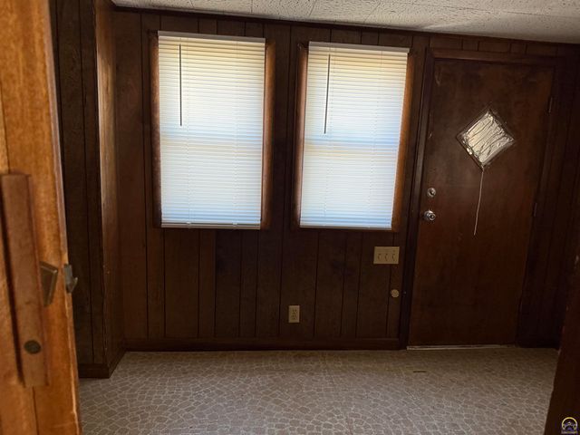 1028 Constitution St, Emporia, KS 66801