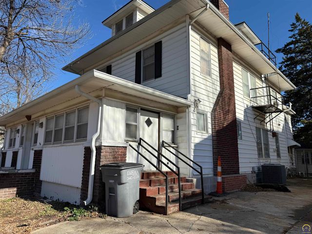 1028 Constitution St, Emporia, KS 66801