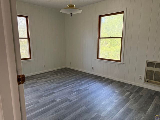 1028 Constitution St, Emporia, KS 66801