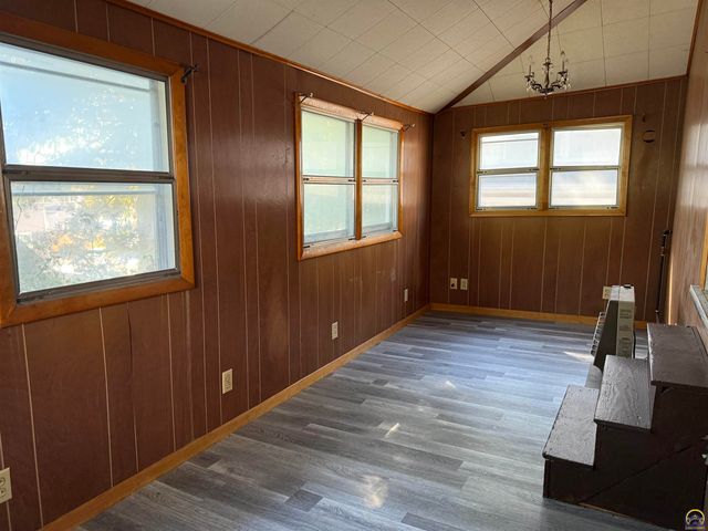 1028 Constitution St, Emporia, KS 66801