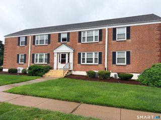 3 Grennan Road 3, West Hartford, CT 06107