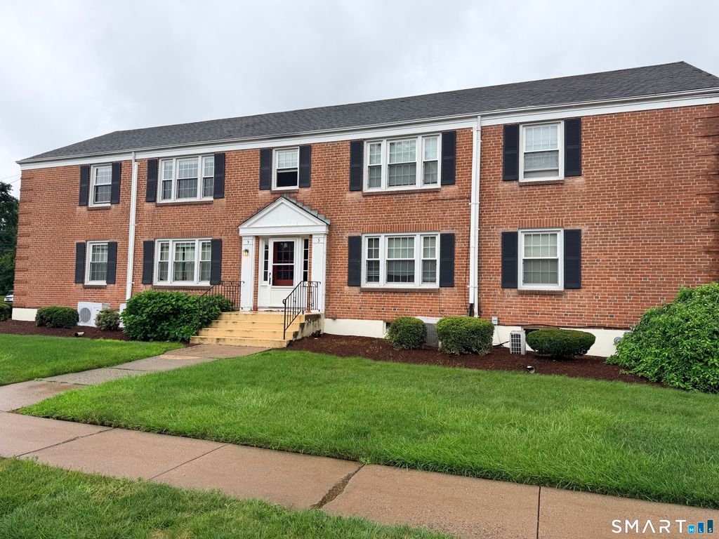 3 Grennan Road 3, West Hartford, CT 06107