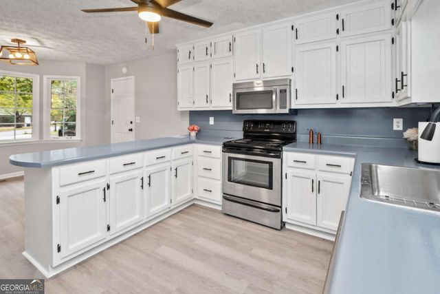 165 Fox Hunt Court, Fayetteville, GA 30214