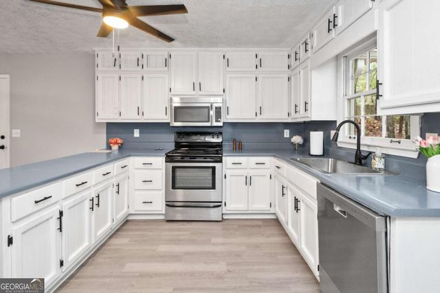 165 Fox Hunt Court, Fayetteville, GA 30214