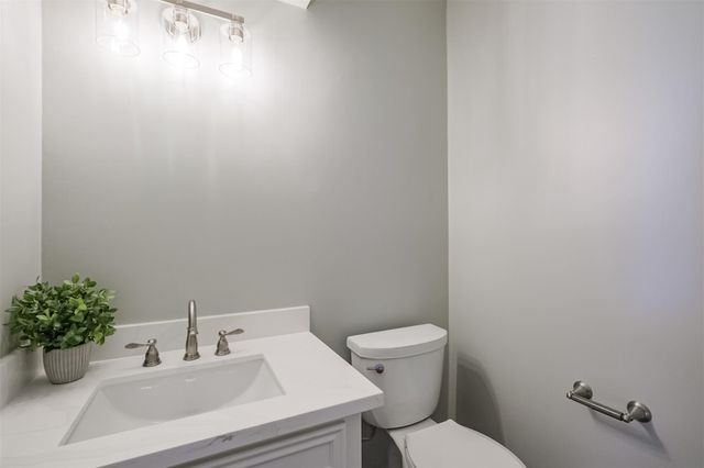 1715 Woodland Park Drive, Houston, TX 77077