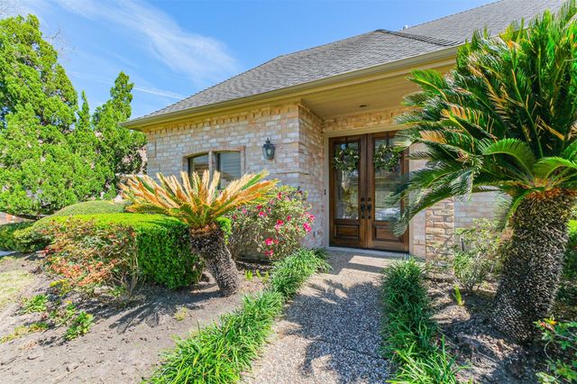 1715 Woodland Park Drive, Houston, TX 77077