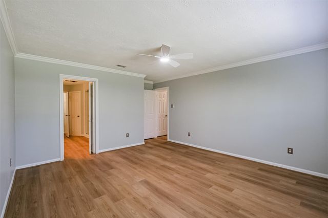 1715 Woodland Park Drive, Houston, TX 77077