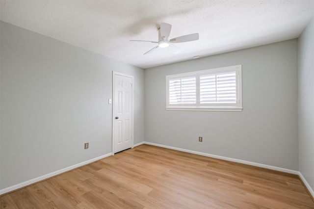 1715 Woodland Park Drive, Houston, TX 77077