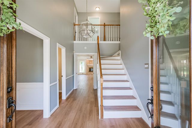 1715 Woodland Park Drive, Houston, TX 77077