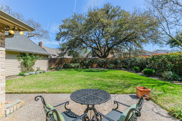 1715 Woodland Park Drive, Houston, TX 77077