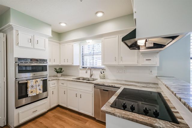 1715 Woodland Park Drive, Houston, TX 77077