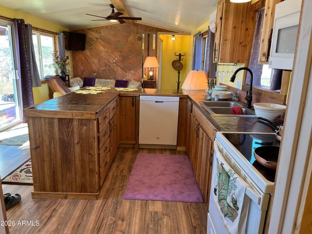 3850 N RUNNING DEER Drive, Rimrock, AZ 86335