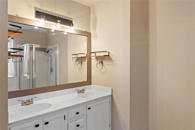 1111 Pathfinder WAY, Round Rock, TX 78665