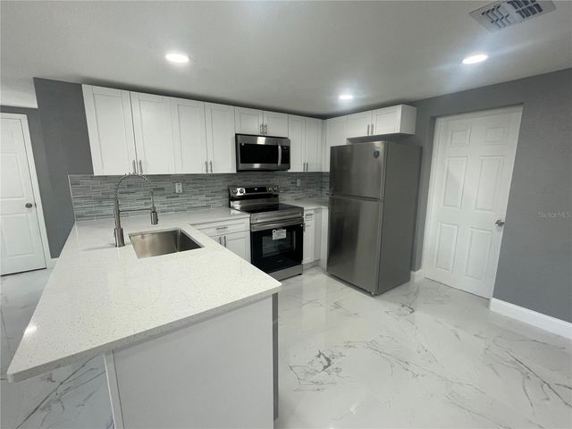 5102 MANOR DRIVE, New Port Richey, FL 34652