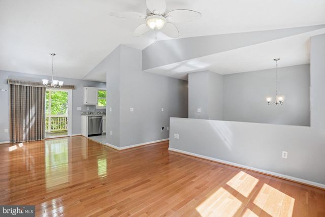 902 ENFIELD DR, Winchester, VA 22602