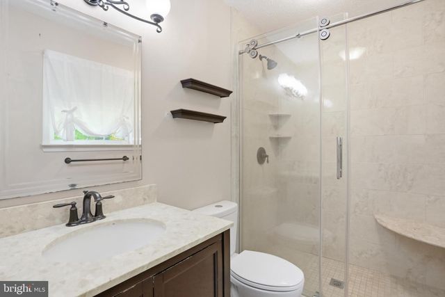 902 ENFIELD DR, Winchester, VA 22602