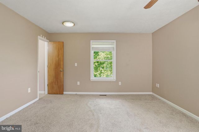 902 ENFIELD DR, Winchester, VA 22602
