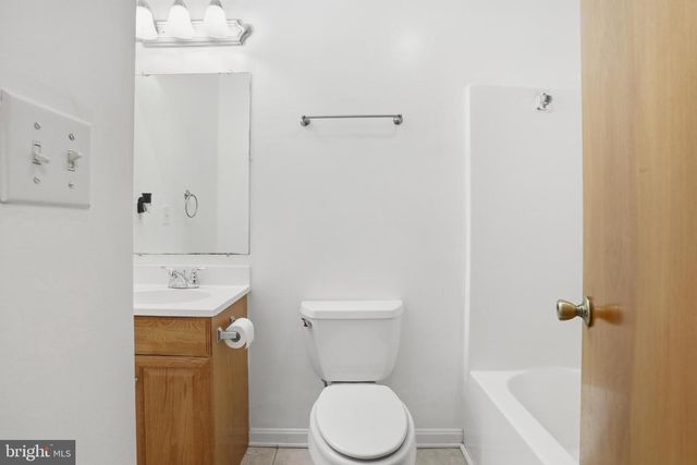 902 ENFIELD DR, Winchester, VA 22602