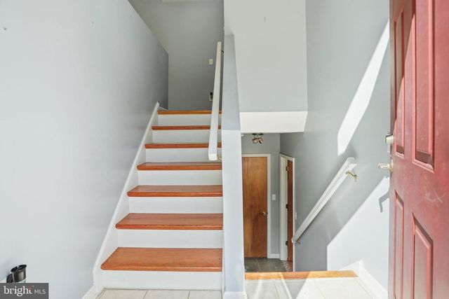 902 ENFIELD DR, Winchester, VA 22602