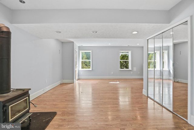 902 ENFIELD DR, Winchester, VA 22602