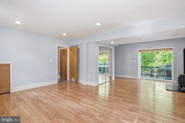902 ENFIELD DR, Winchester, VA 22602