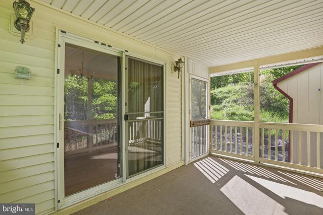 902 ENFIELD DR, Winchester, VA 22602