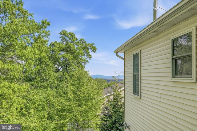 902 ENFIELD DR, Winchester, VA 22602