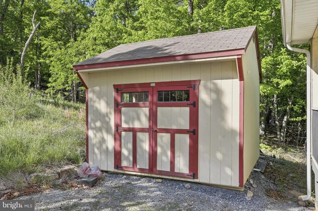 902 ENFIELD DR, Winchester, VA 22602