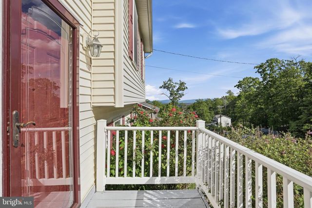 902 ENFIELD DR, Winchester, VA 22602