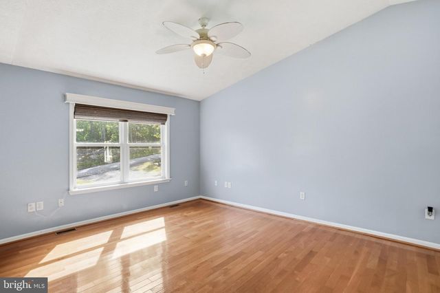 902 ENFIELD DR, Winchester, VA 22602