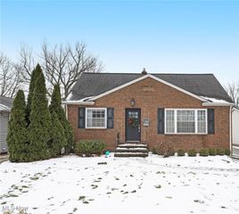 23803 Lake Road, Bay Village, OH 44140