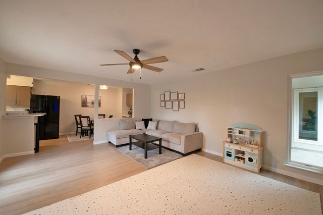 9322 Shipman Street, Rowlett, TX 75088