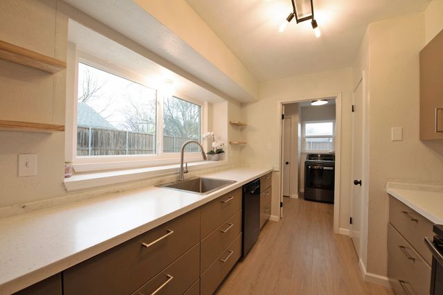 9322 Shipman Street, Rowlett, TX 75088