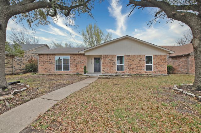 9322 Shipman Street, Rowlett, TX 75088