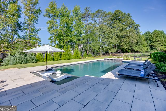 678 Bit O'Luck Drive, Suwanee, GA 30024
