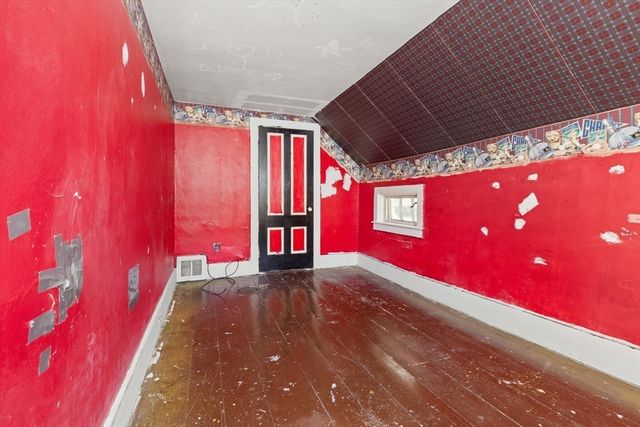 270 Elm Street, Amesbury, MA 01913